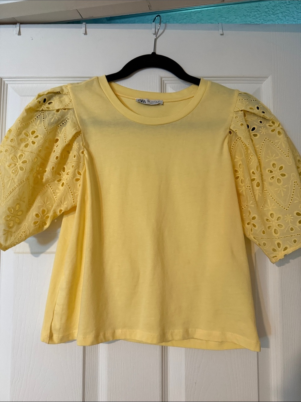 ZARA Lemon Yellow Eyelet Puff Sleeve Tee